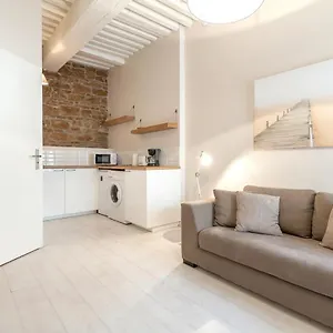 Guestready - Charming Studio For 2 Near The Metro Lyon